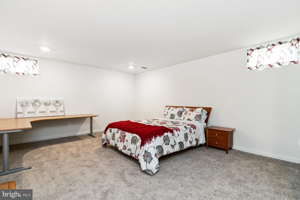32 CHALICE FLOWER CT