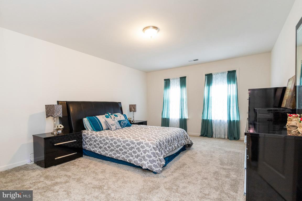 32 CHALICE FLOWER CT