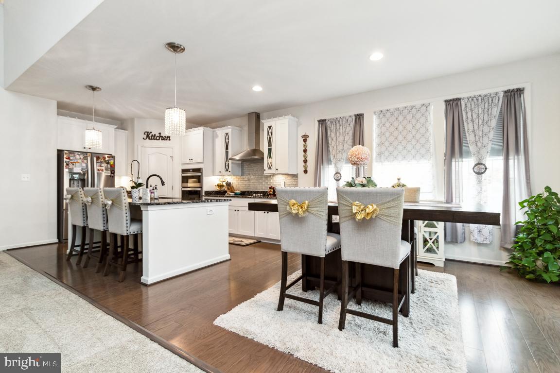 32 CHALICE FLOWER CT