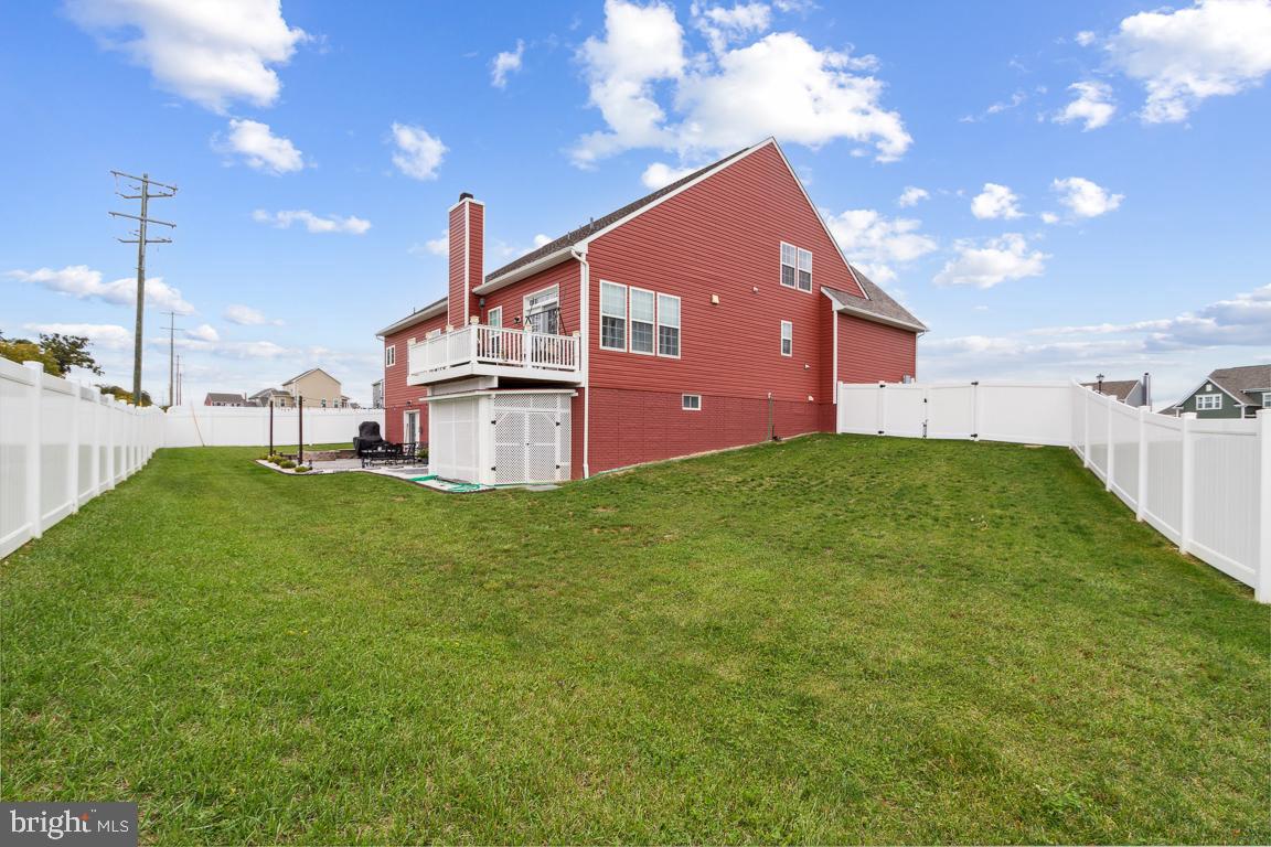 32 CHALICE FLOWER CT