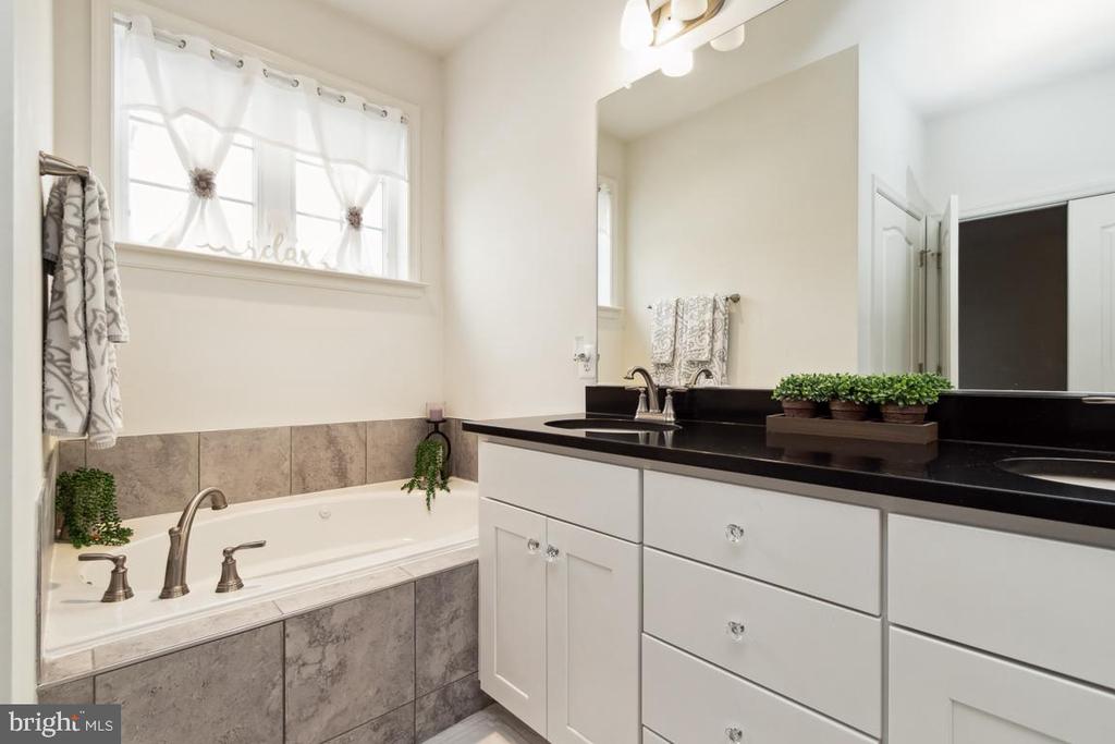 32 CHALICE FLOWER CT
