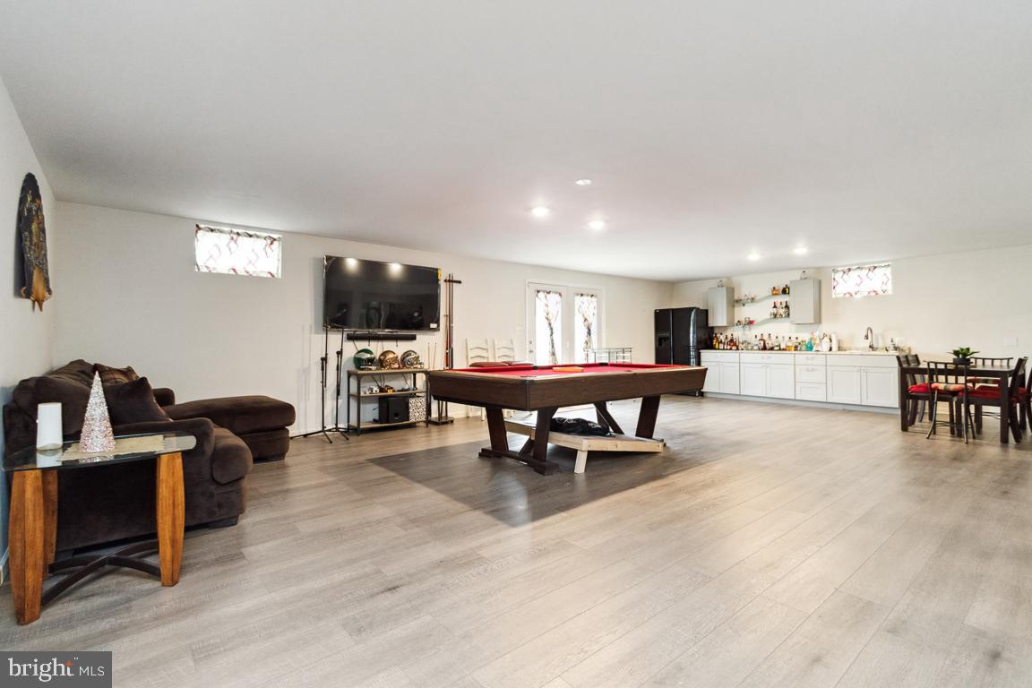 32 CHALICE FLOWER CT