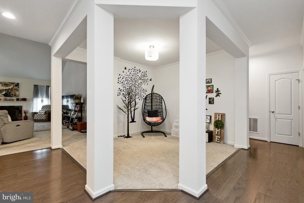 32 CHALICE FLOWER CT