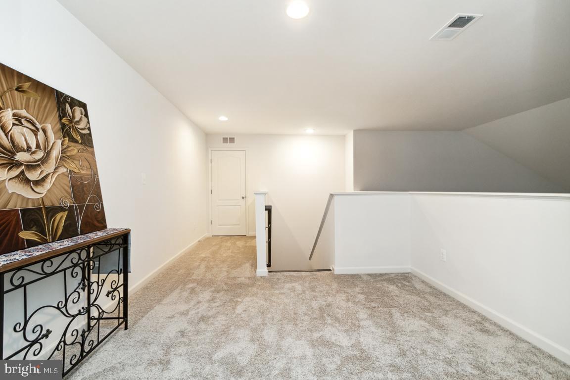 32 CHALICE FLOWER CT