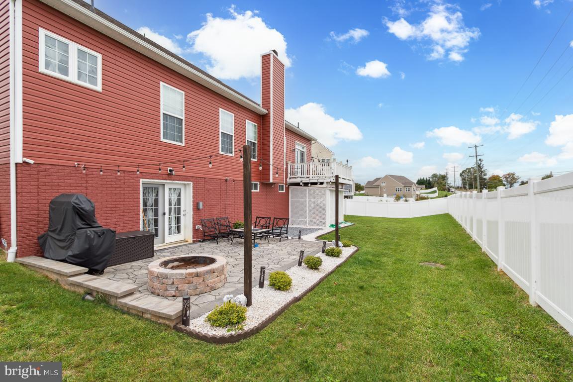 32 CHALICE FLOWER CT