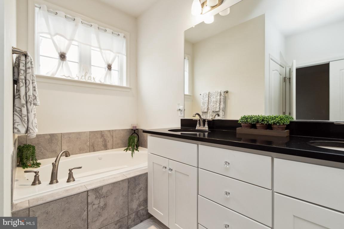 32 CHALICE FLOWER CT