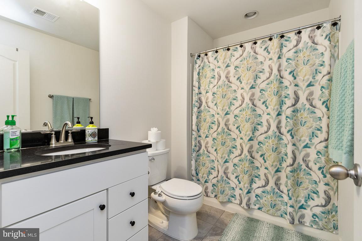 32 CHALICE FLOWER CT