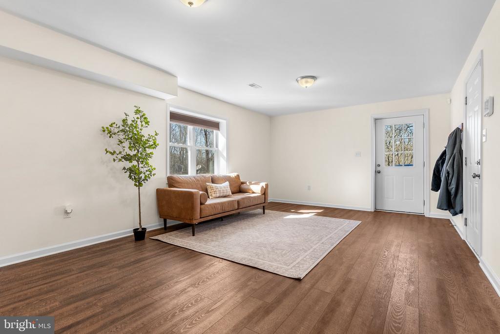 242 WALNUT HILL DRIVE