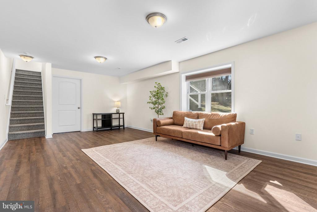 242 WALNUT HILL DRIVE