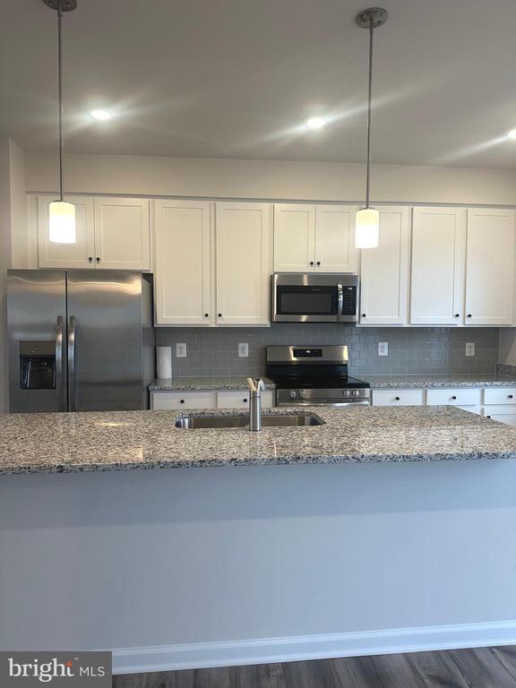 1304 CEDAR VALLEY RD