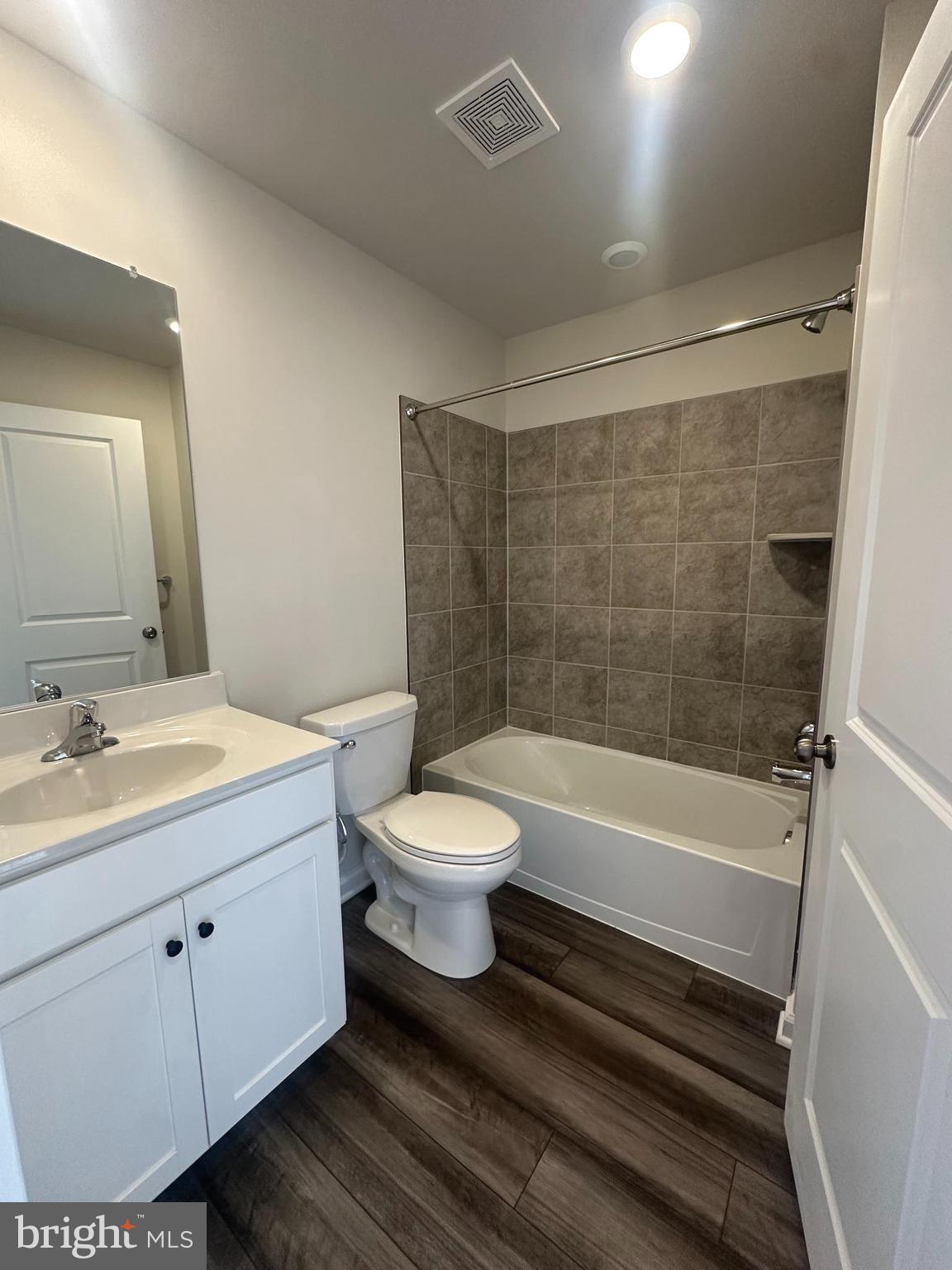 1300 CEDAR VALLEY #1300