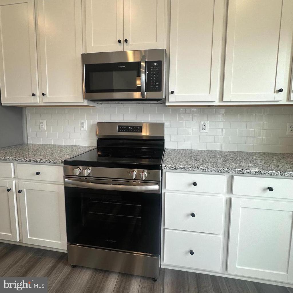 1300 CEDAR VALLEY #1300