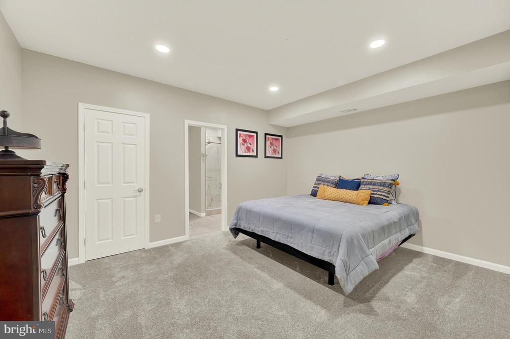 428 MOONSTONE DRIVE