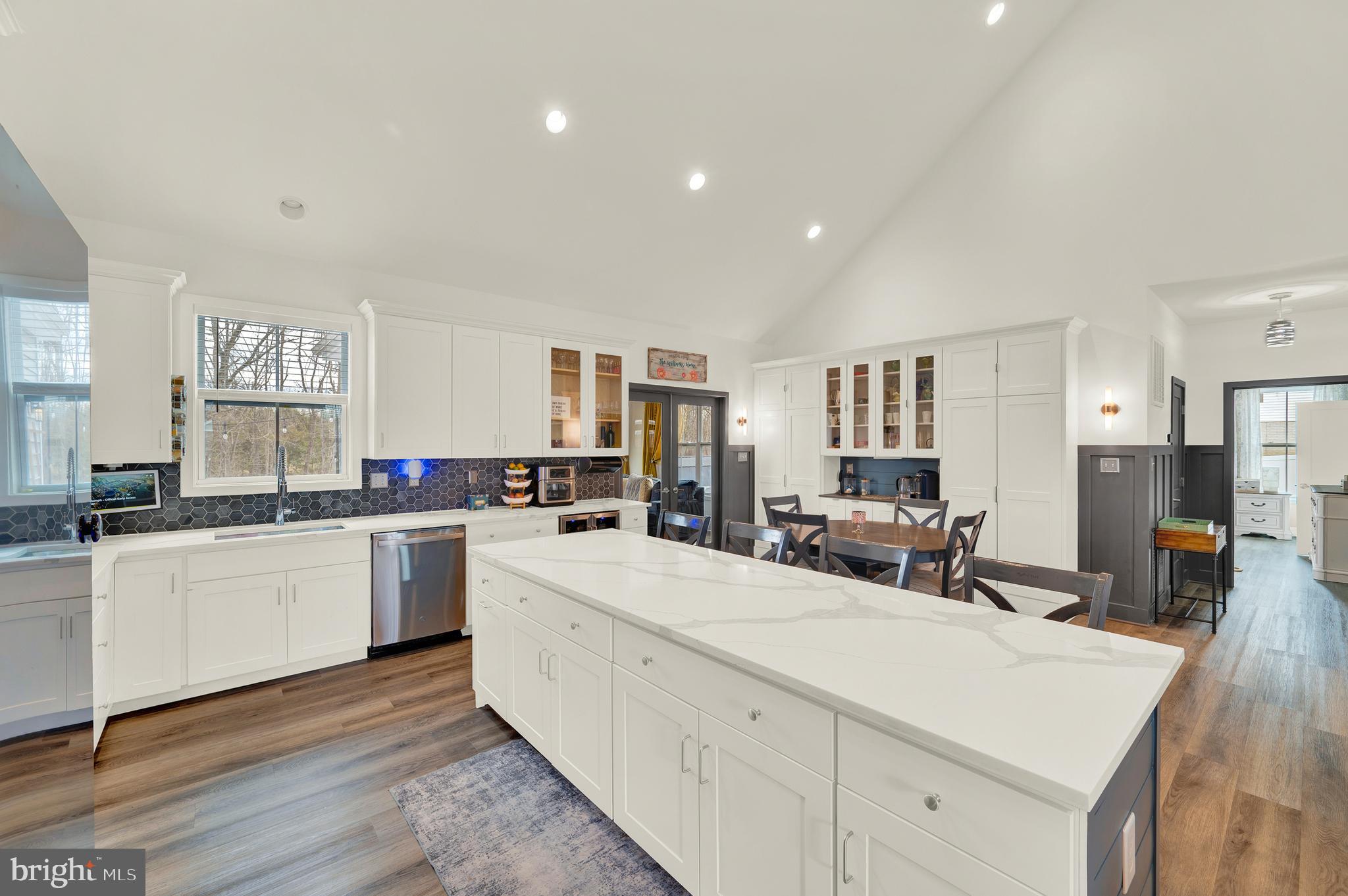 428 MOONSTONE DRIVE
