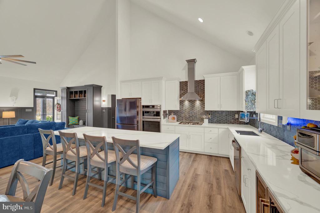 428 MOONSTONE DRIVE