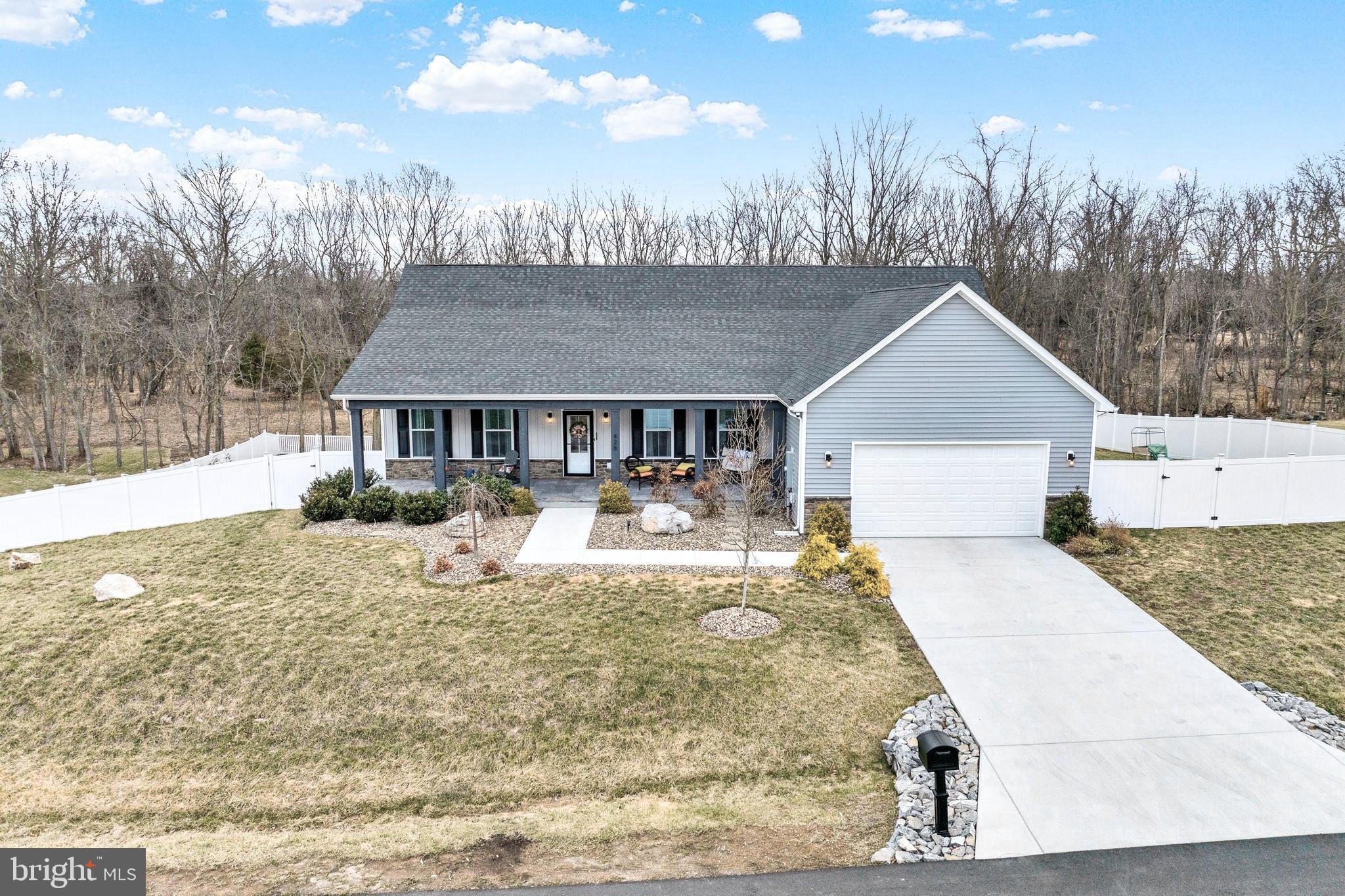 428 MOONSTONE DRIVE