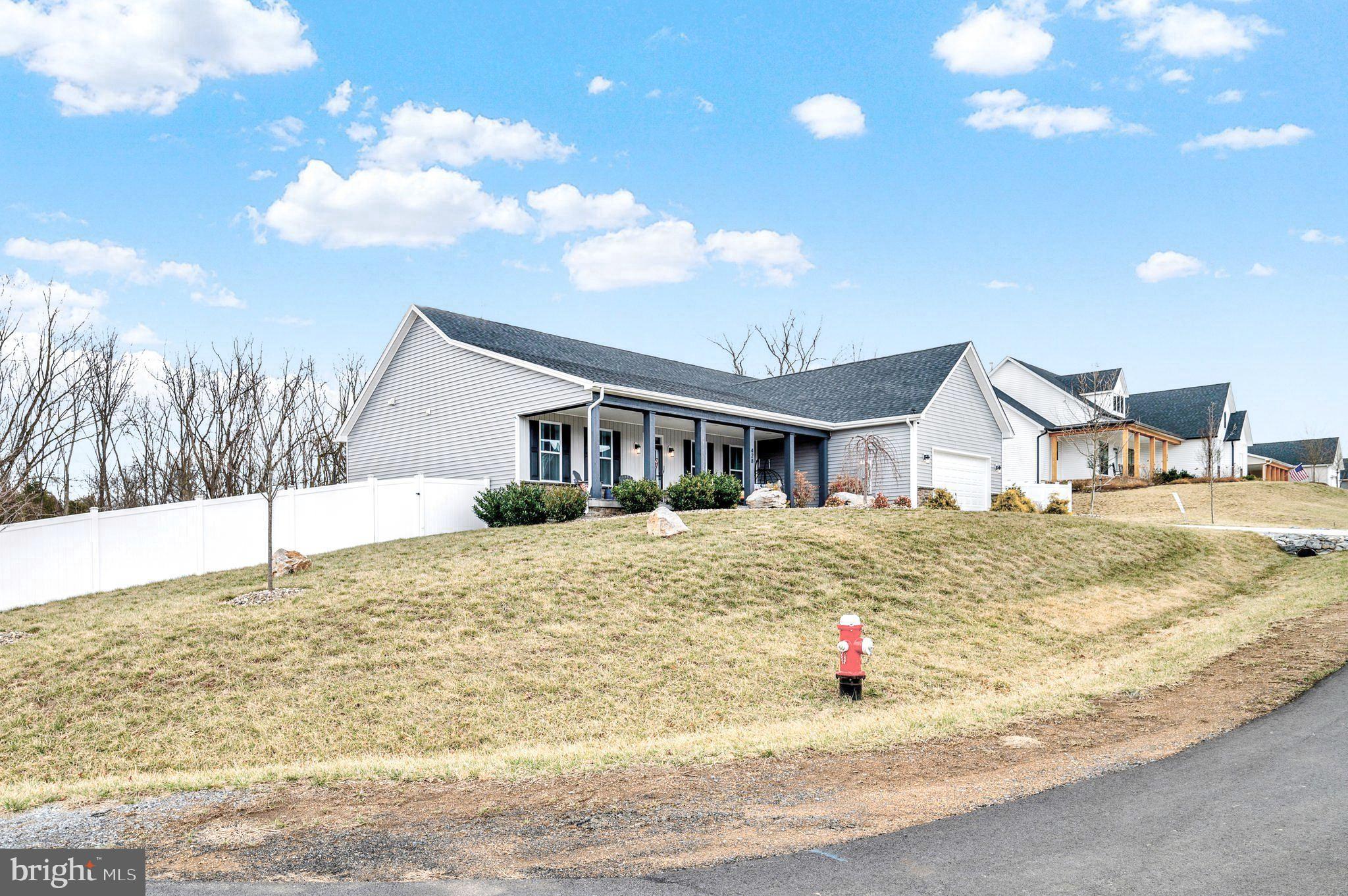 428 MOONSTONE DRIVE