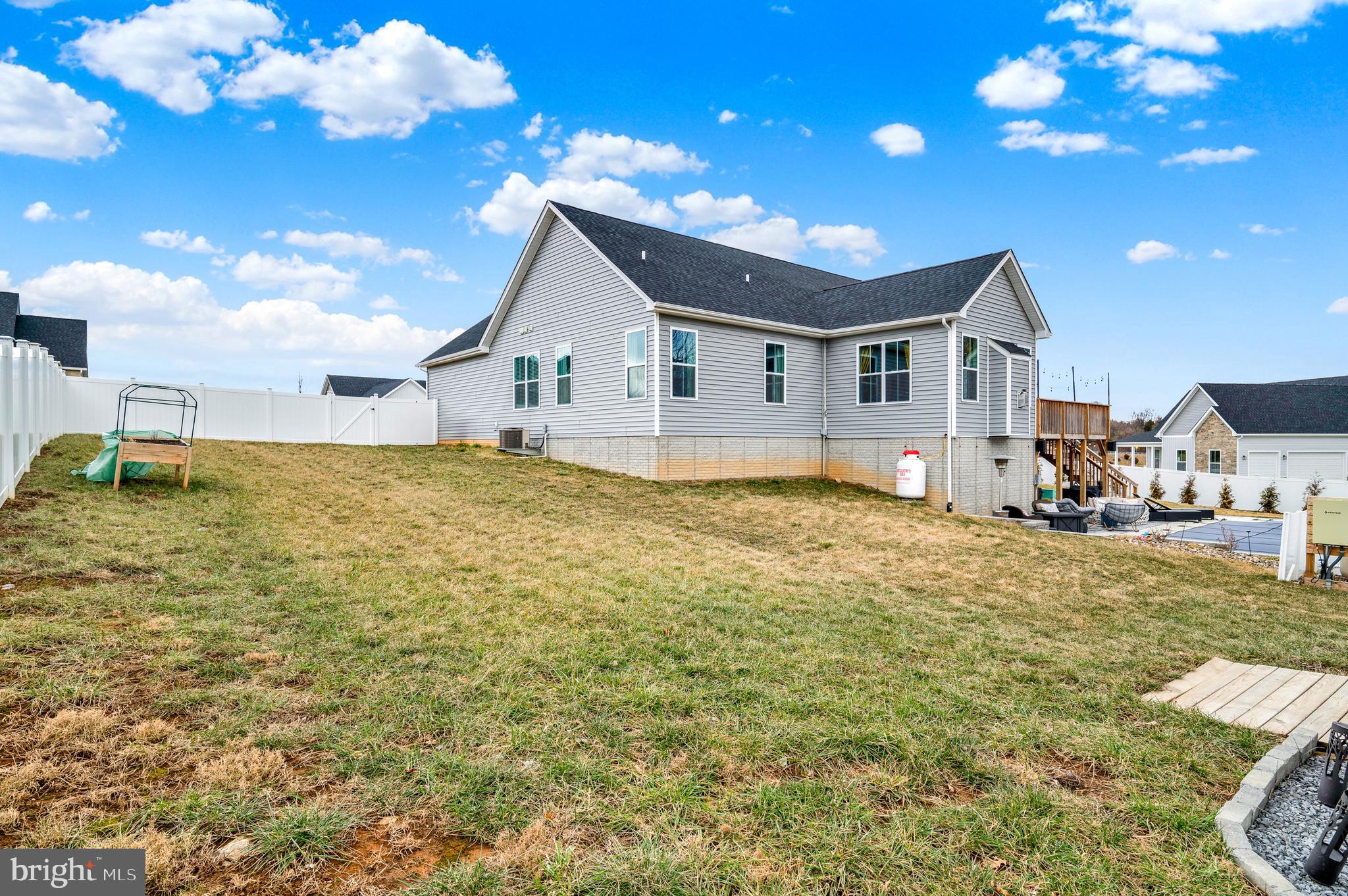 428 MOONSTONE DRIVE