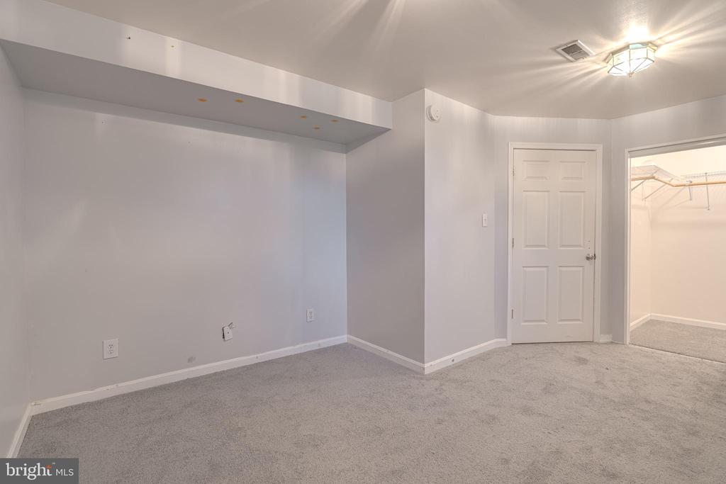 68 Marcum Ln