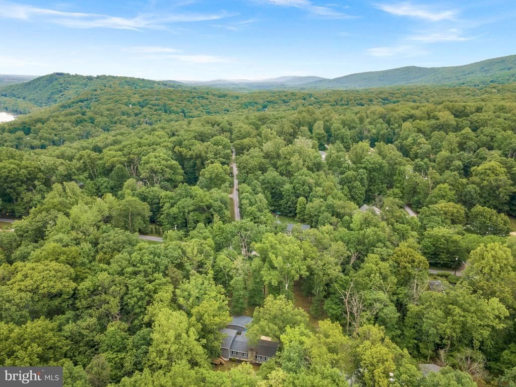 83 Ridge Crest Dr
