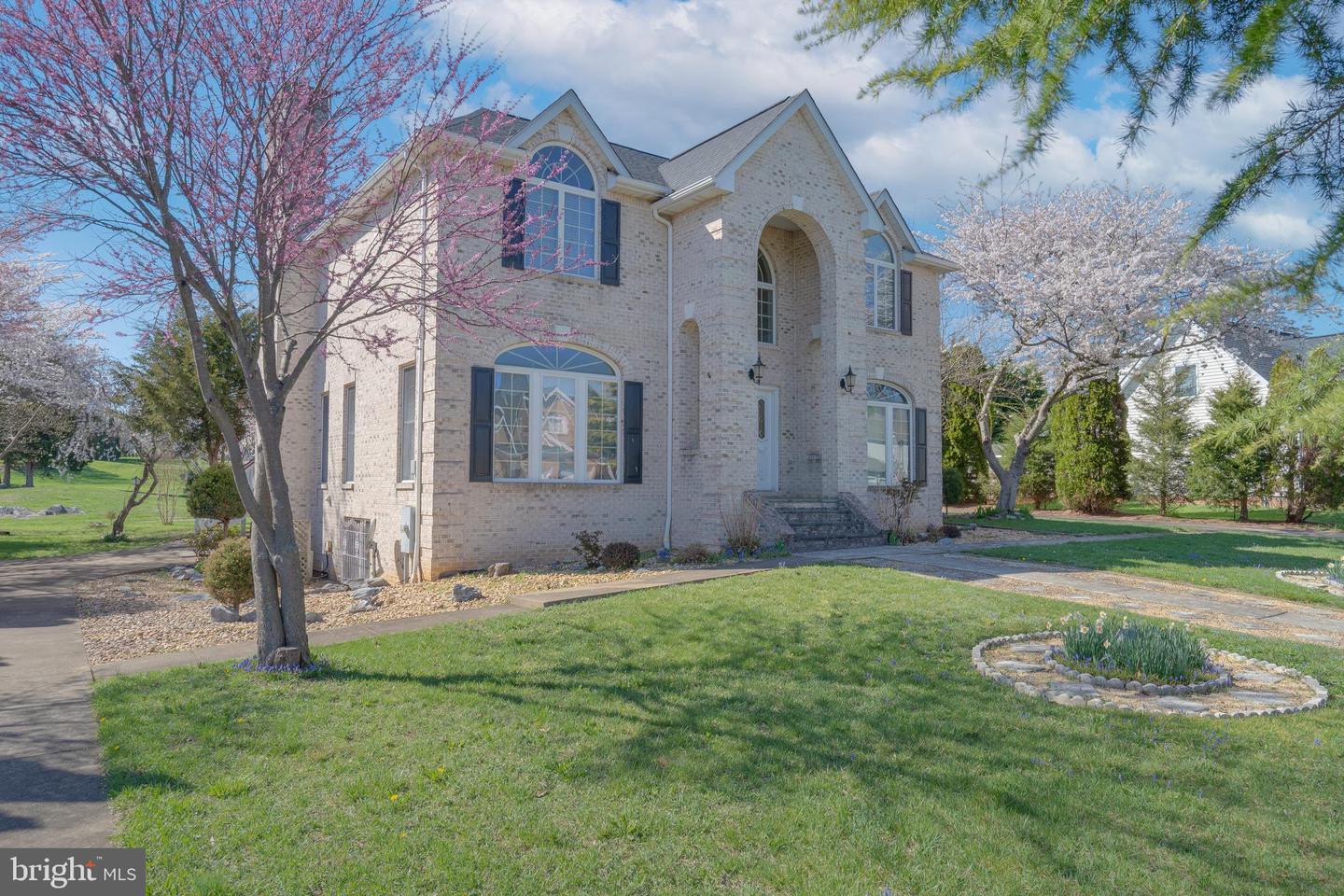 155 Muirfield Ct