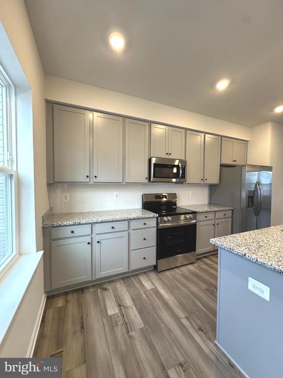 1252 CEDAR VALLEY RD