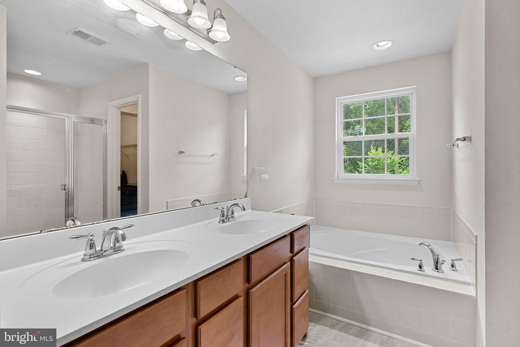 467 Maddex Farm Dr