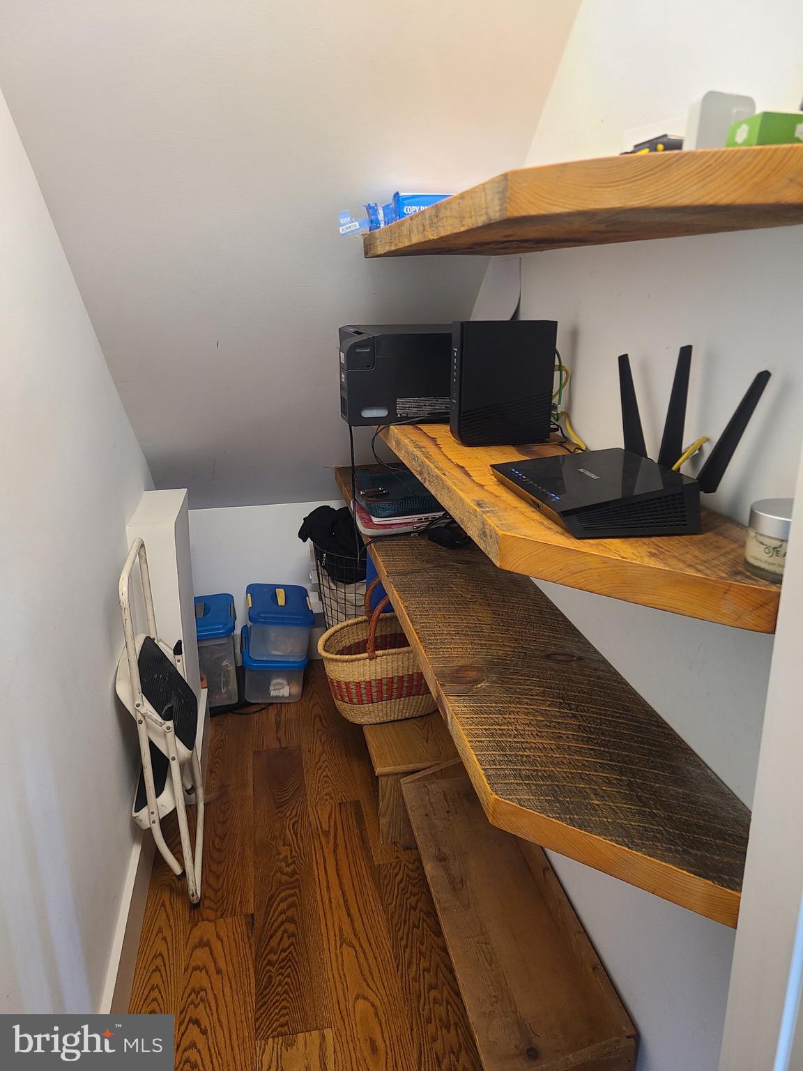 122 HERITAGE KNOLL LANE