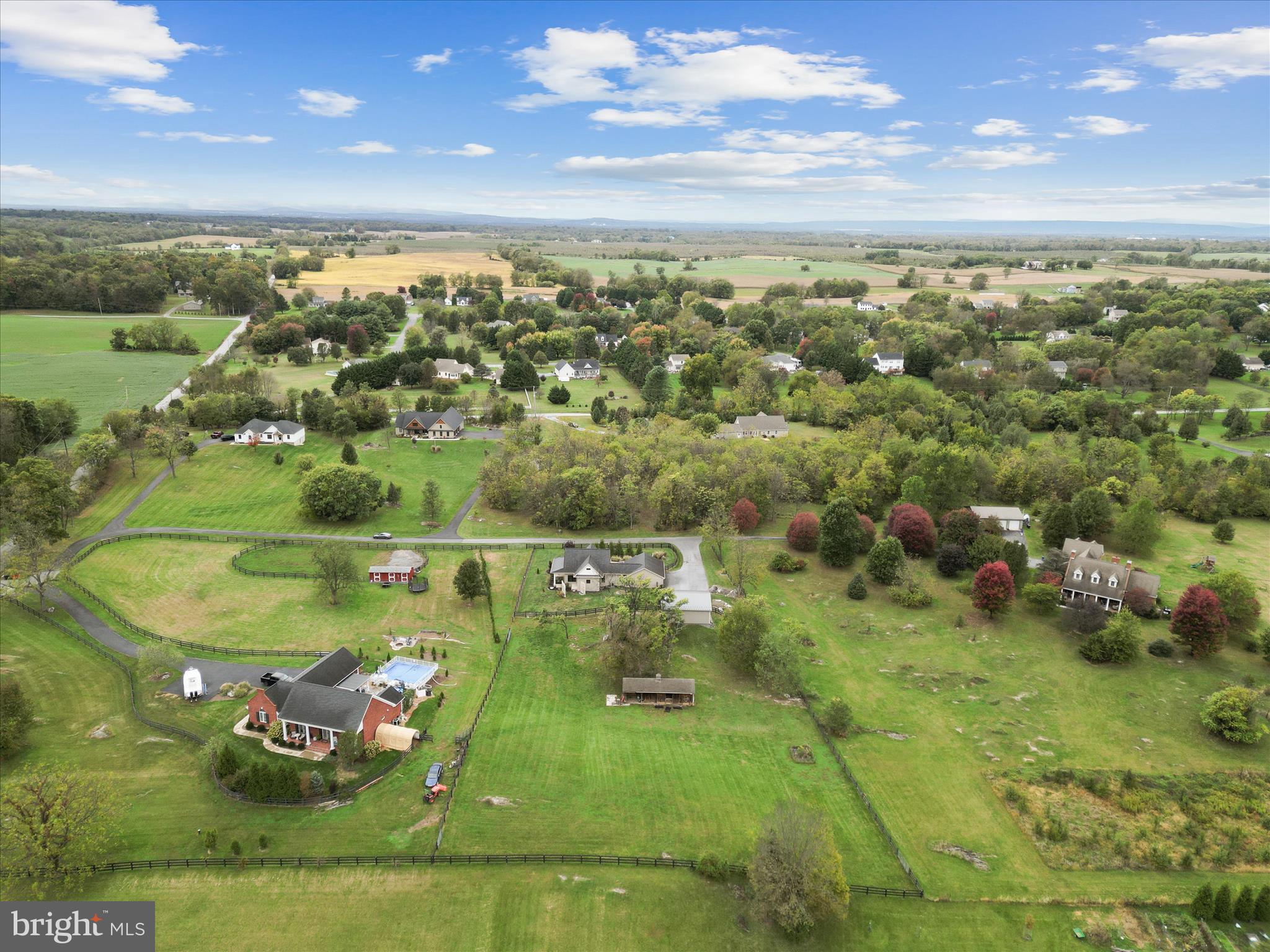 122 HERITAGE KNOLL LANE