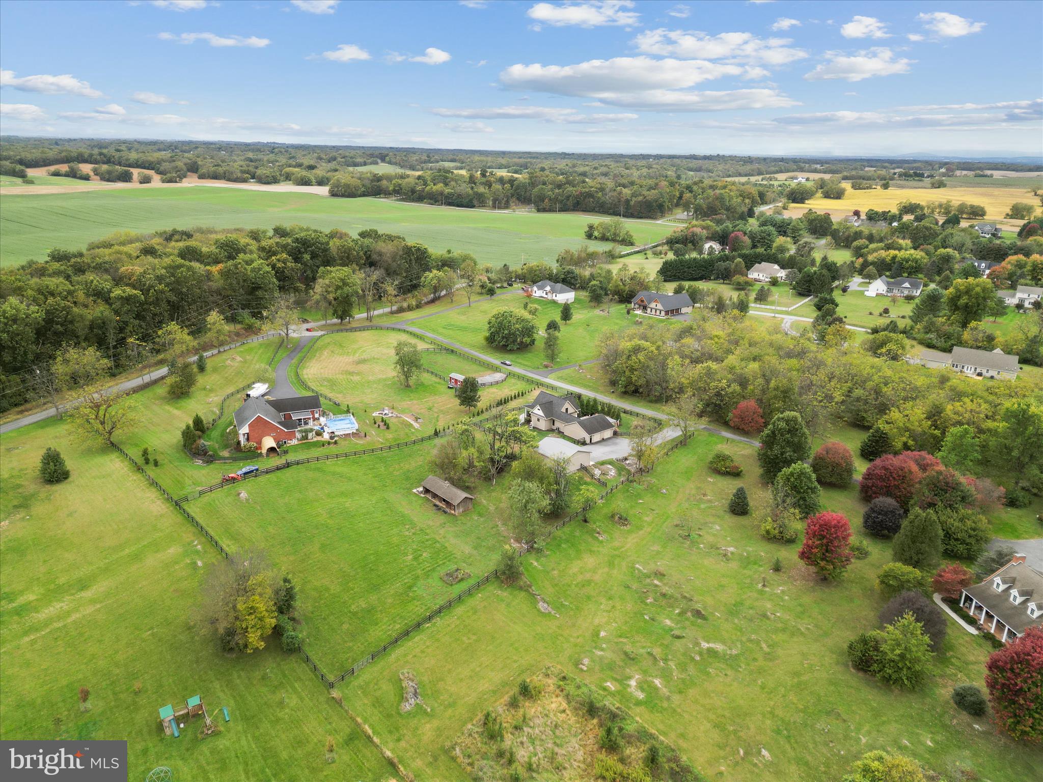 122 HERITAGE KNOLL LANE