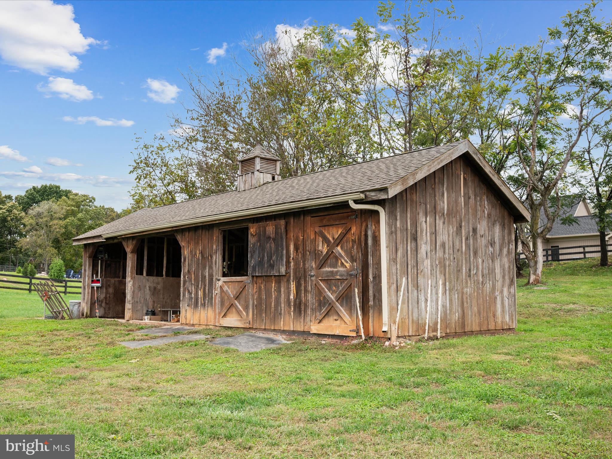 122 HERITAGE KNOLL LANE