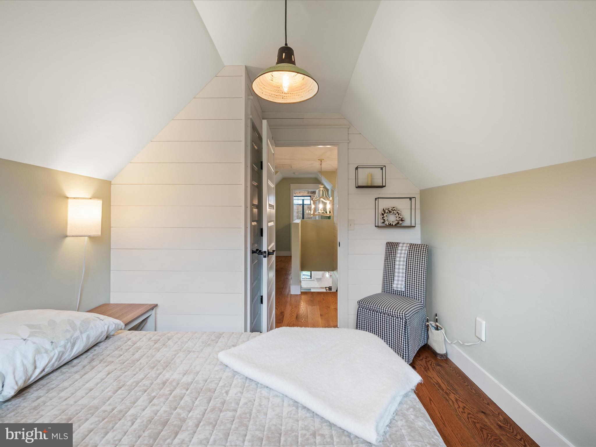 122 HERITAGE KNOLL LANE