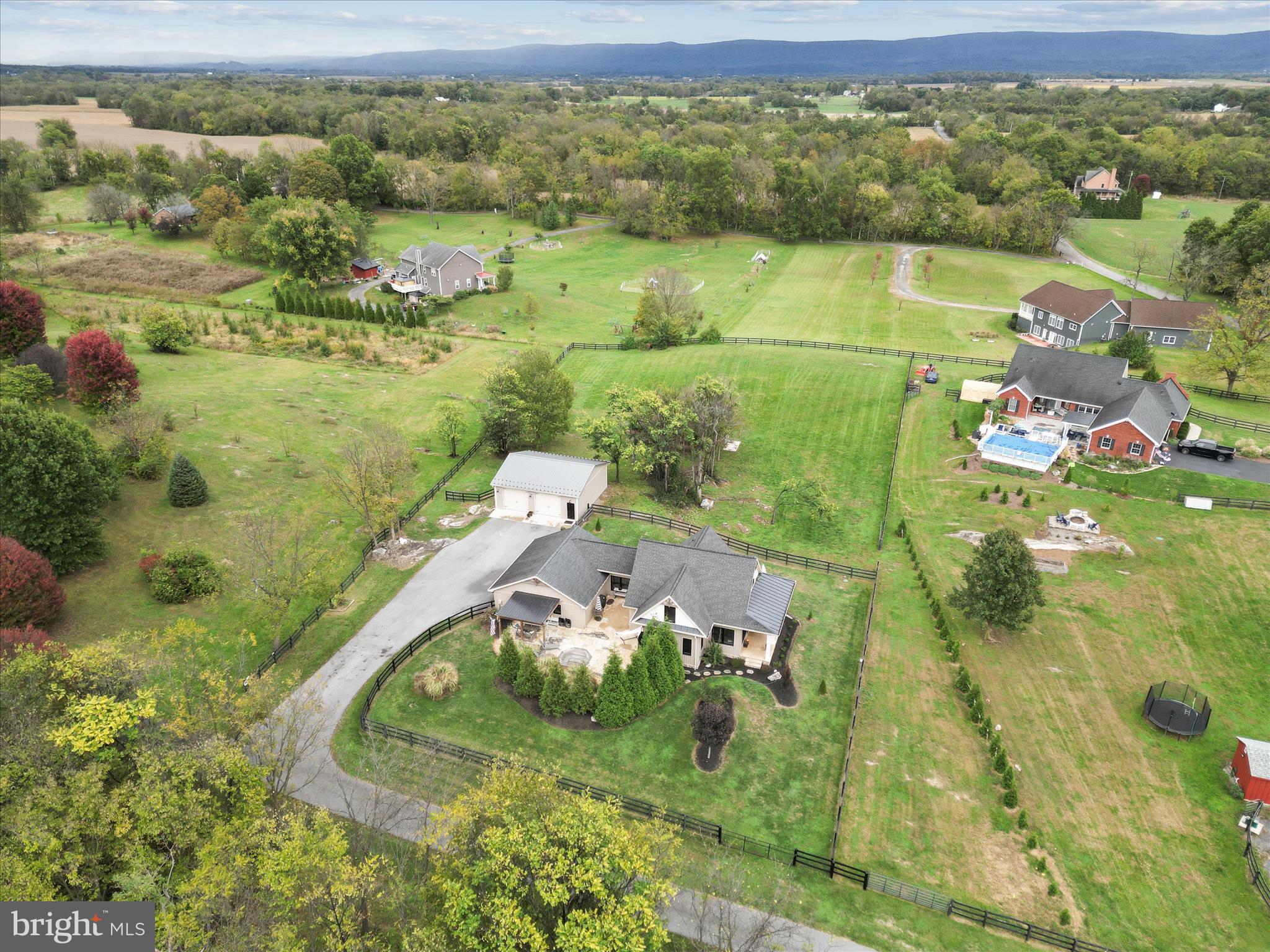 122 HERITAGE KNOLL LANE