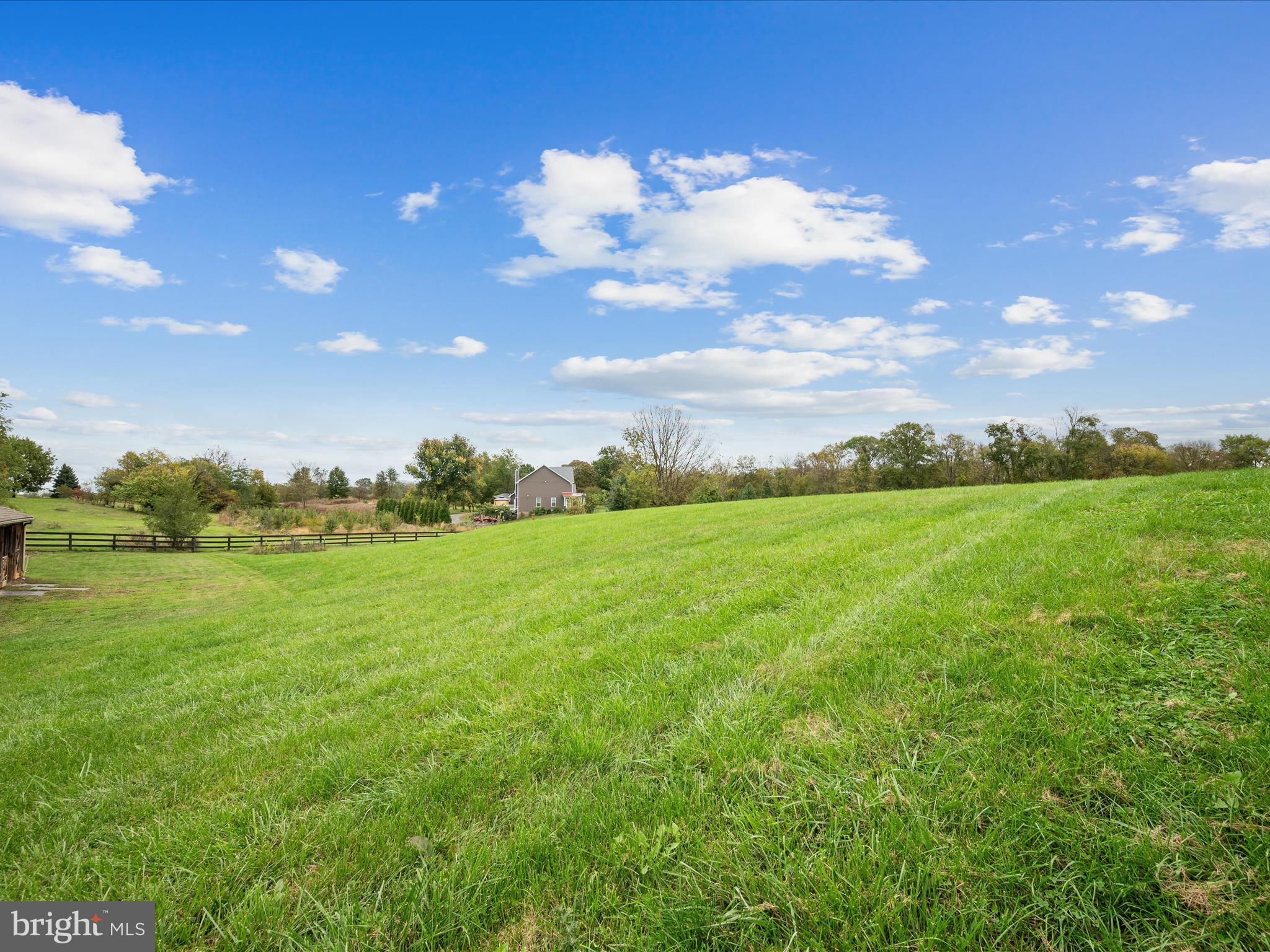 122 HERITAGE KNOLL LANE