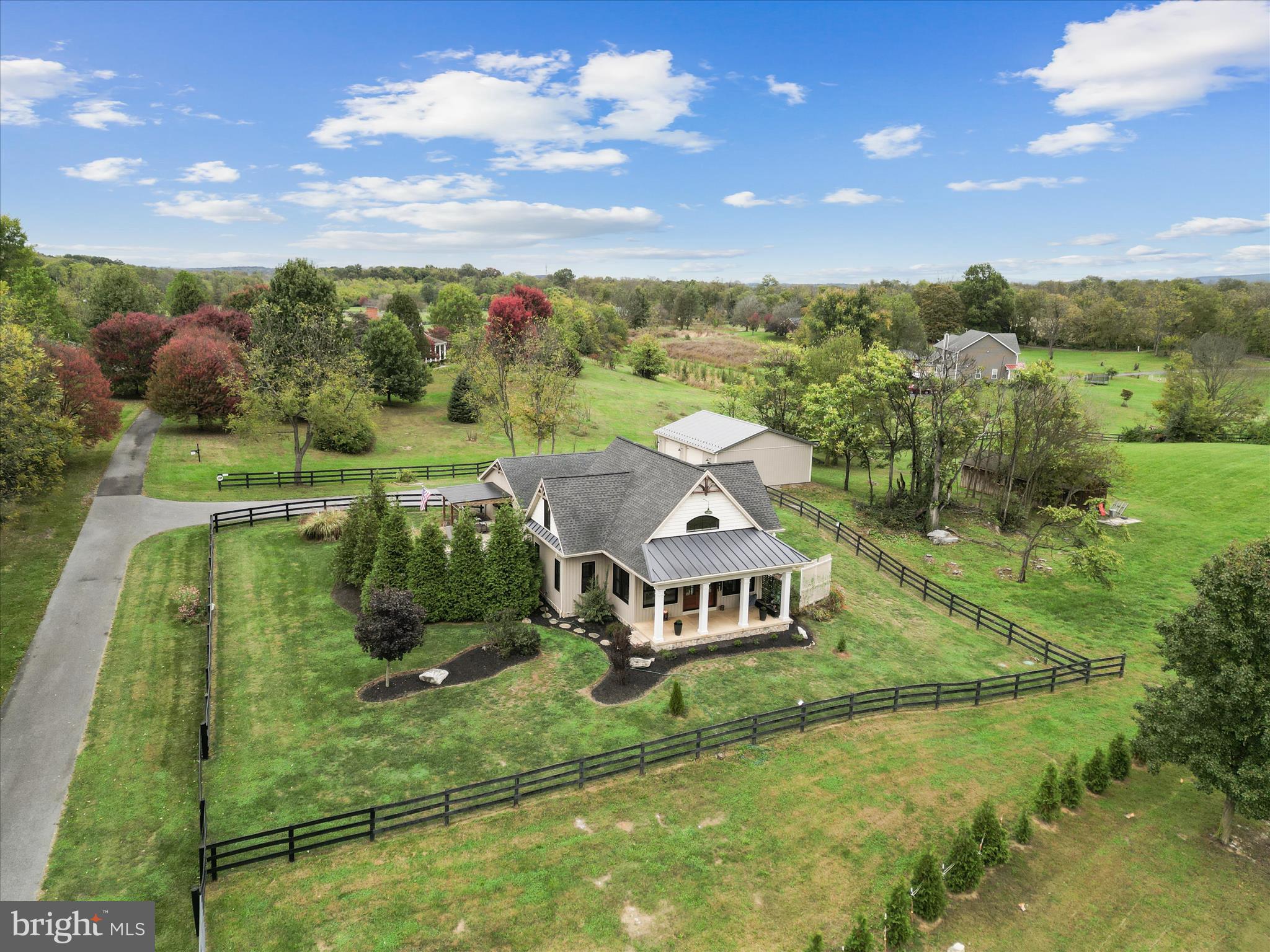 122 HERITAGE KNOLL LANE