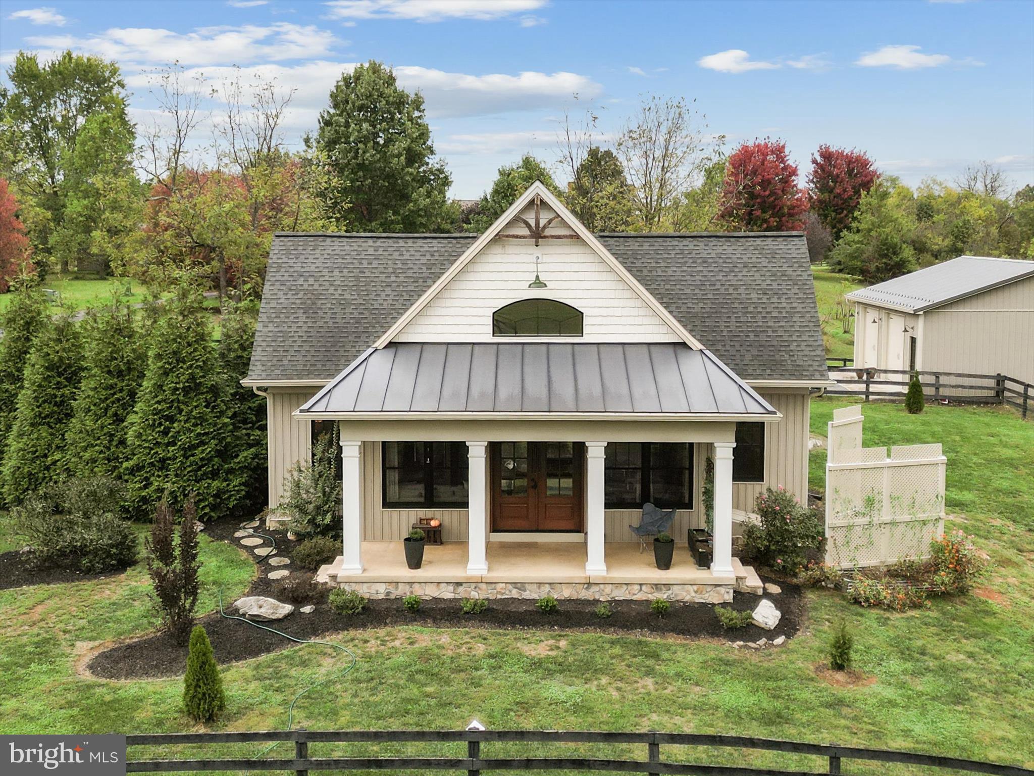 122 HERITAGE KNOLL LANE