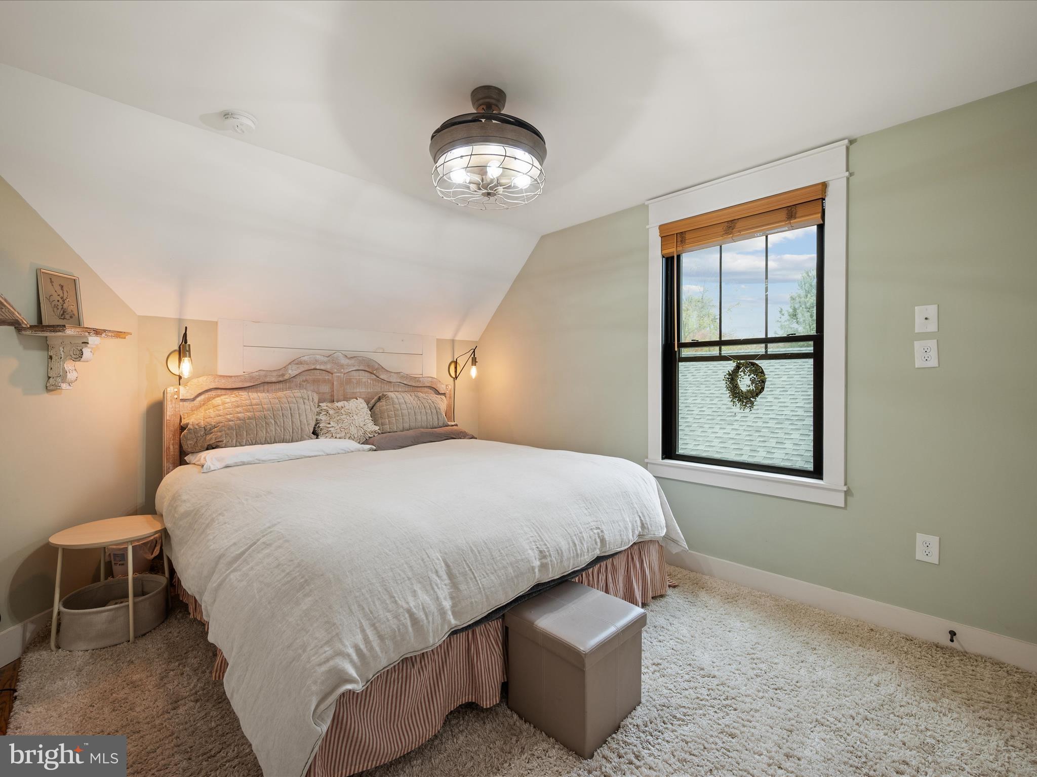 122 HERITAGE KNOLL LANE