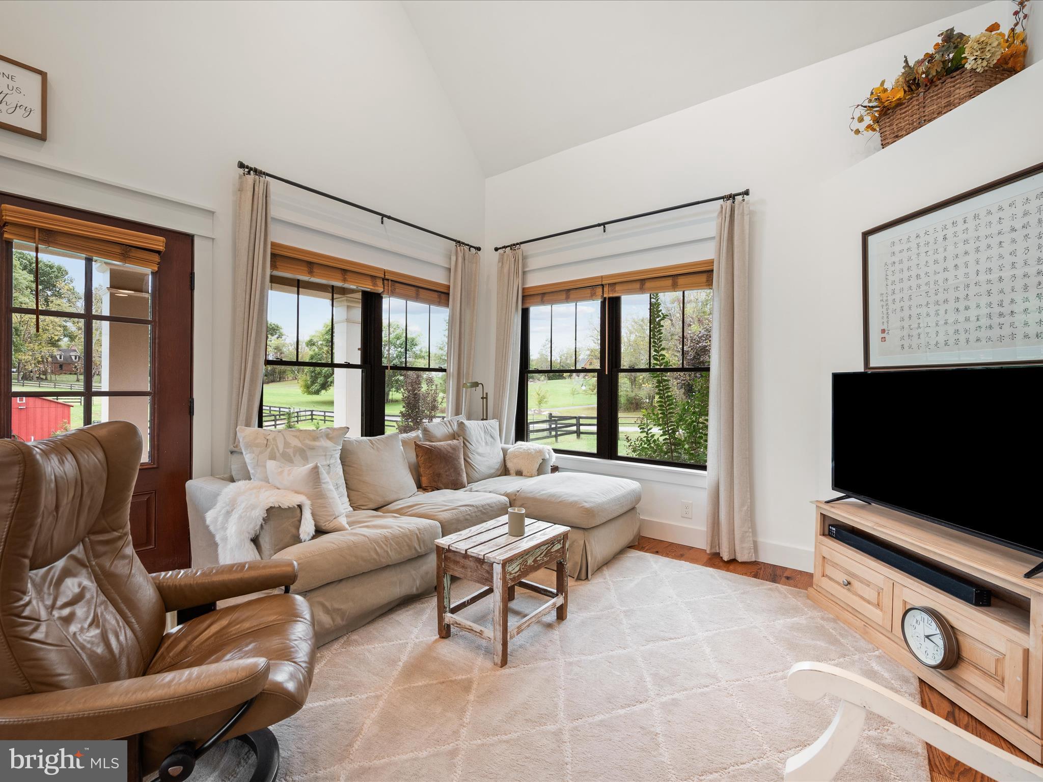 122 HERITAGE KNOLL LANE