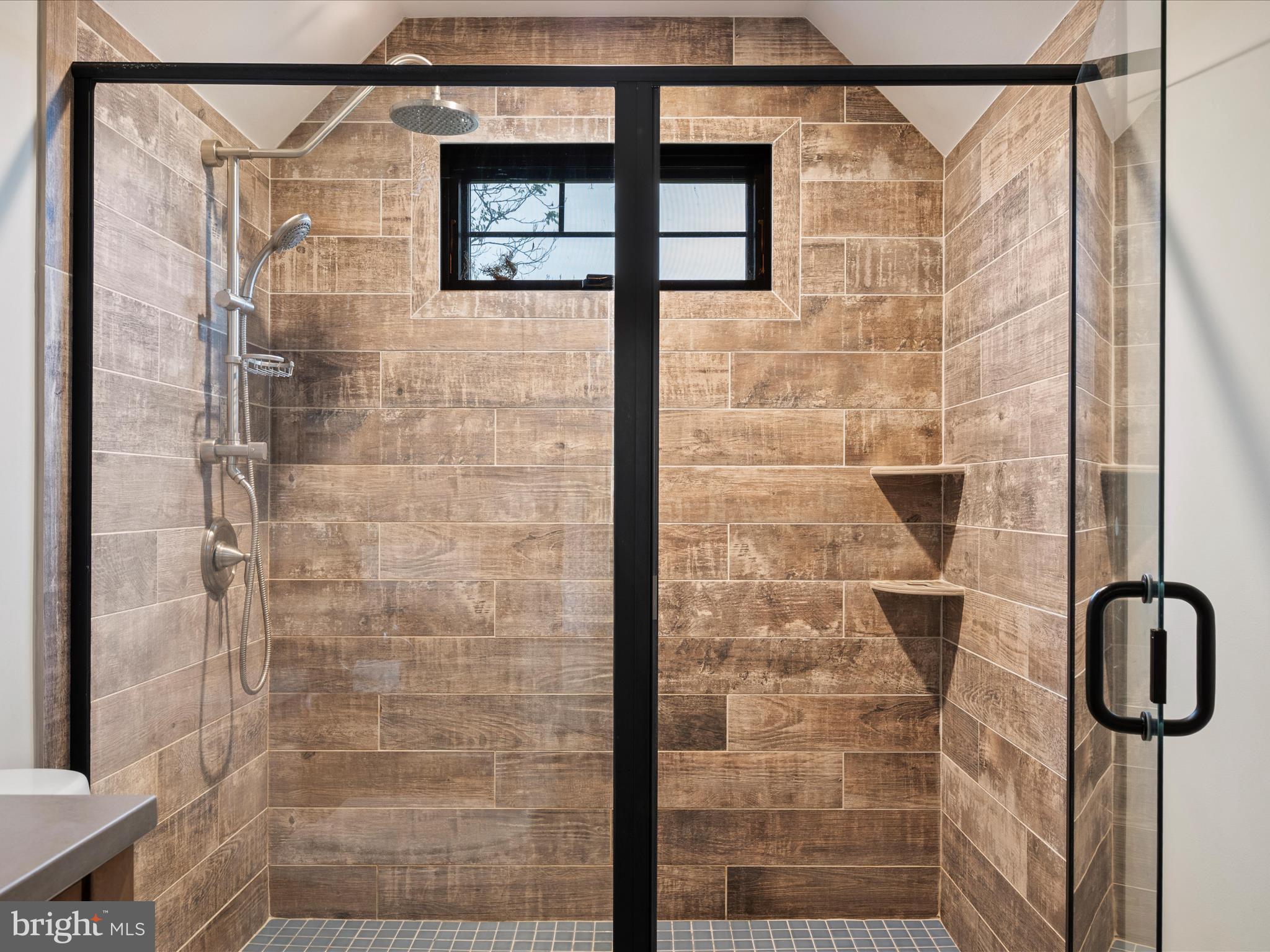 122 HERITAGE KNOLL LANE