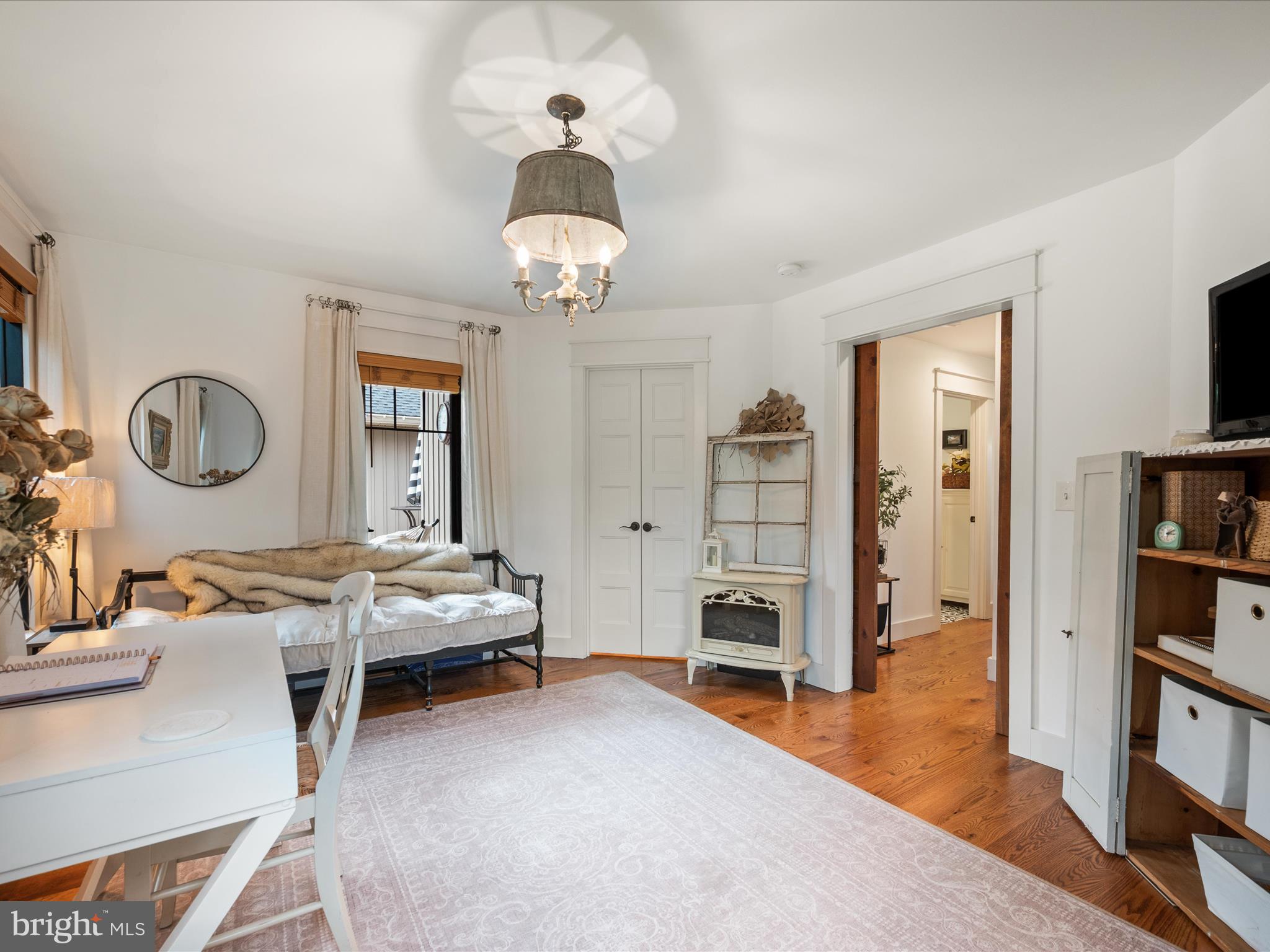 122 HERITAGE KNOLL LANE