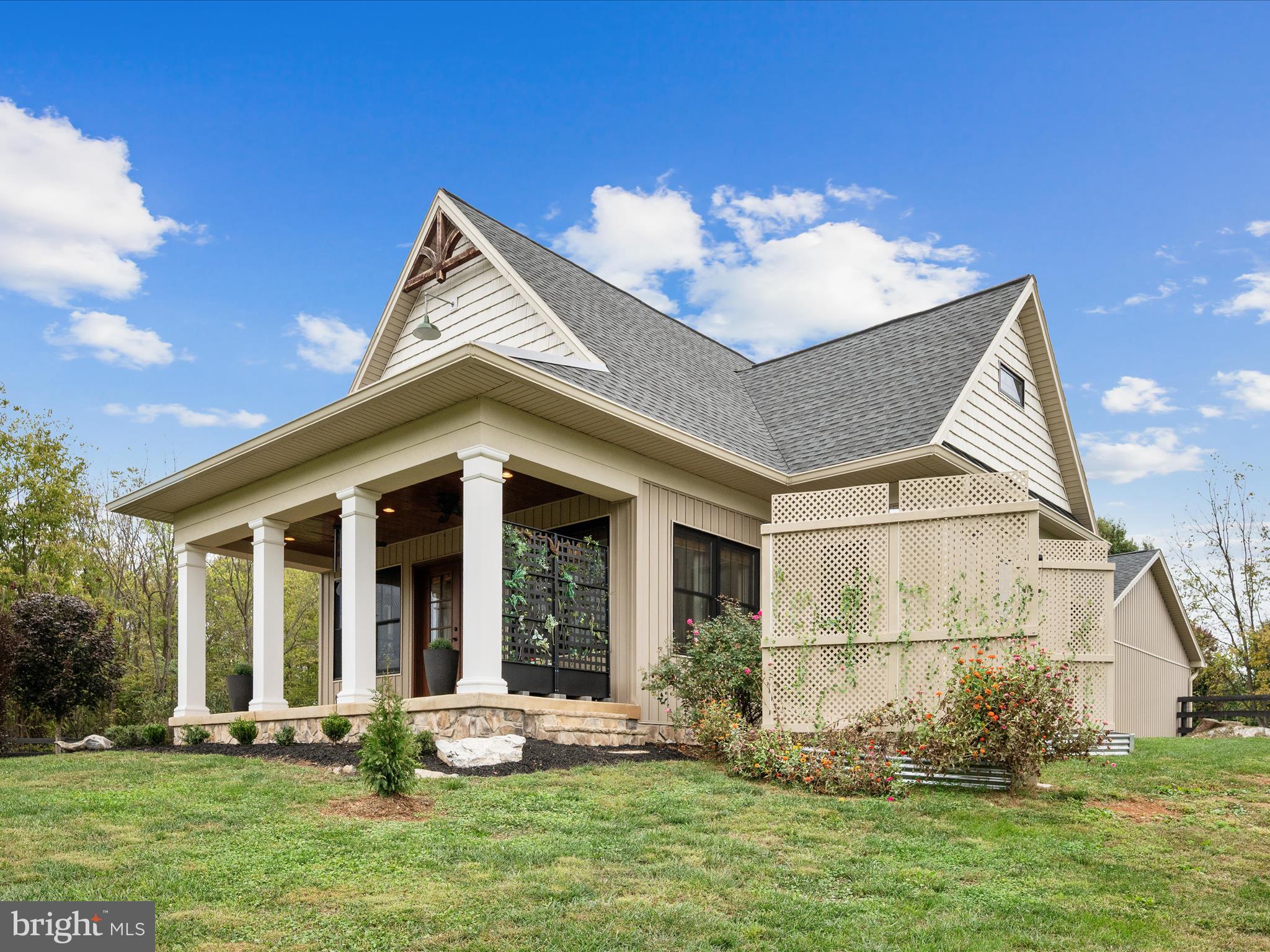 122 HERITAGE KNOLL LANE