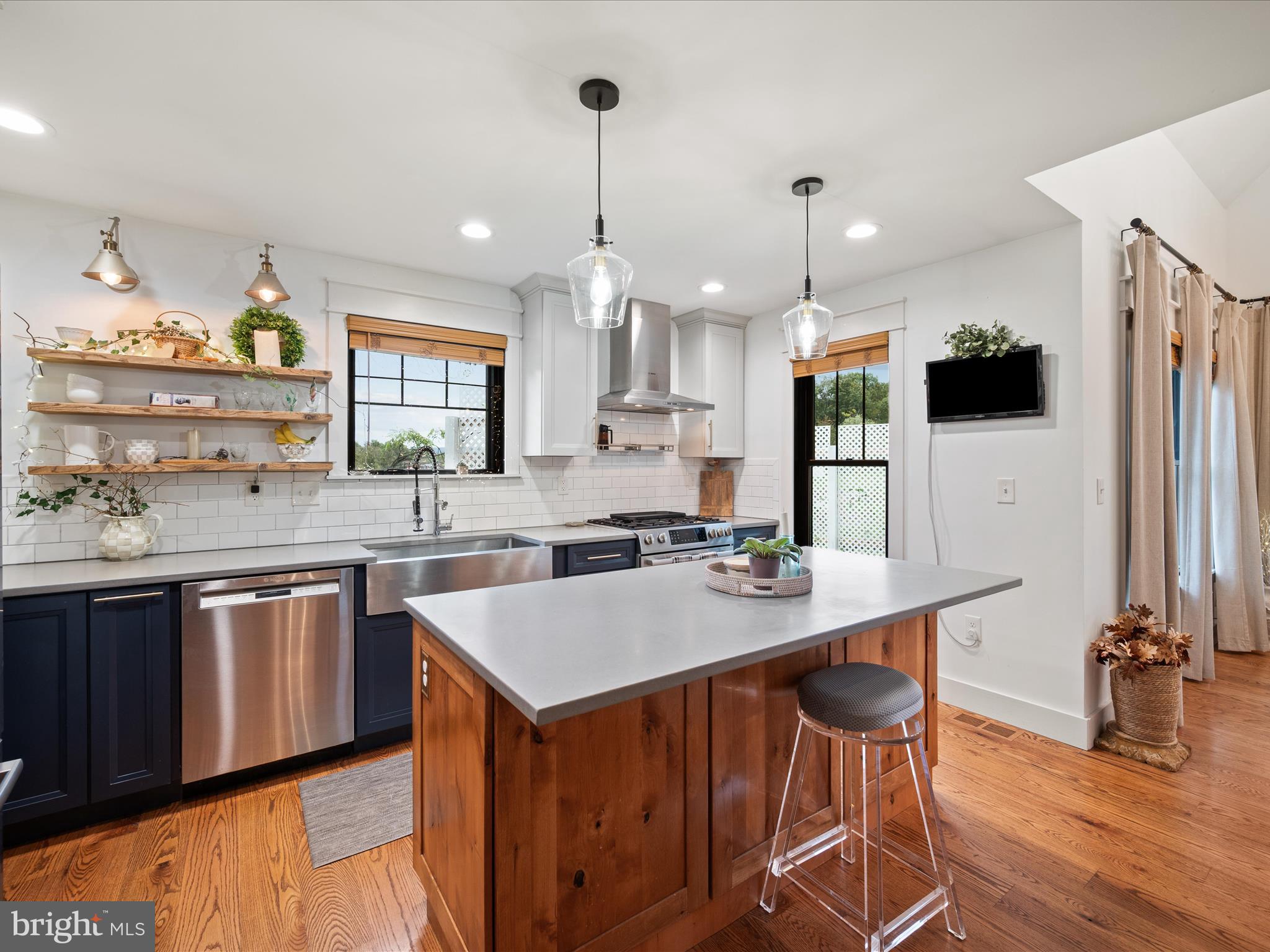 122 HERITAGE KNOLL LANE