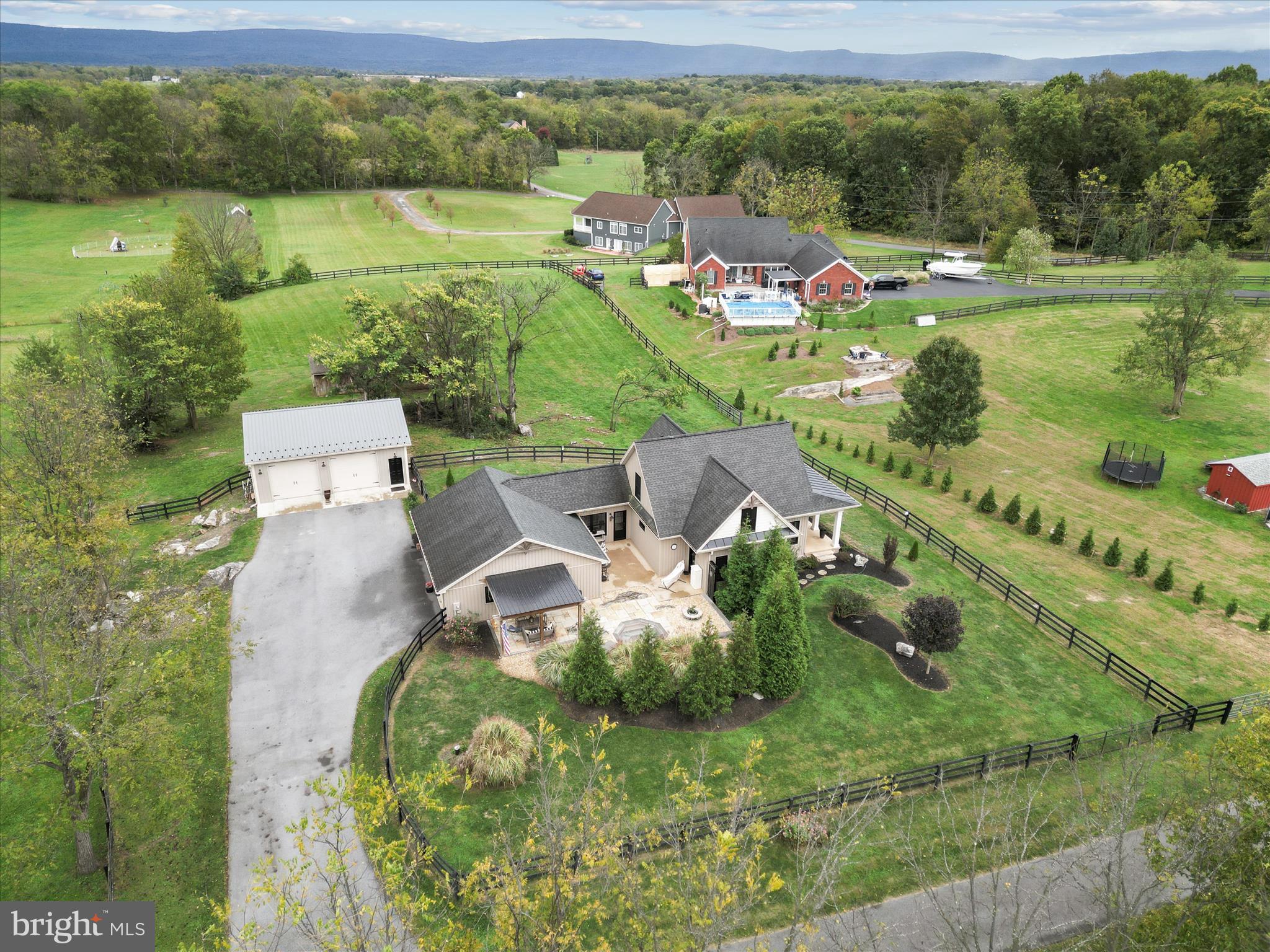 122 HERITAGE KNOLL LANE