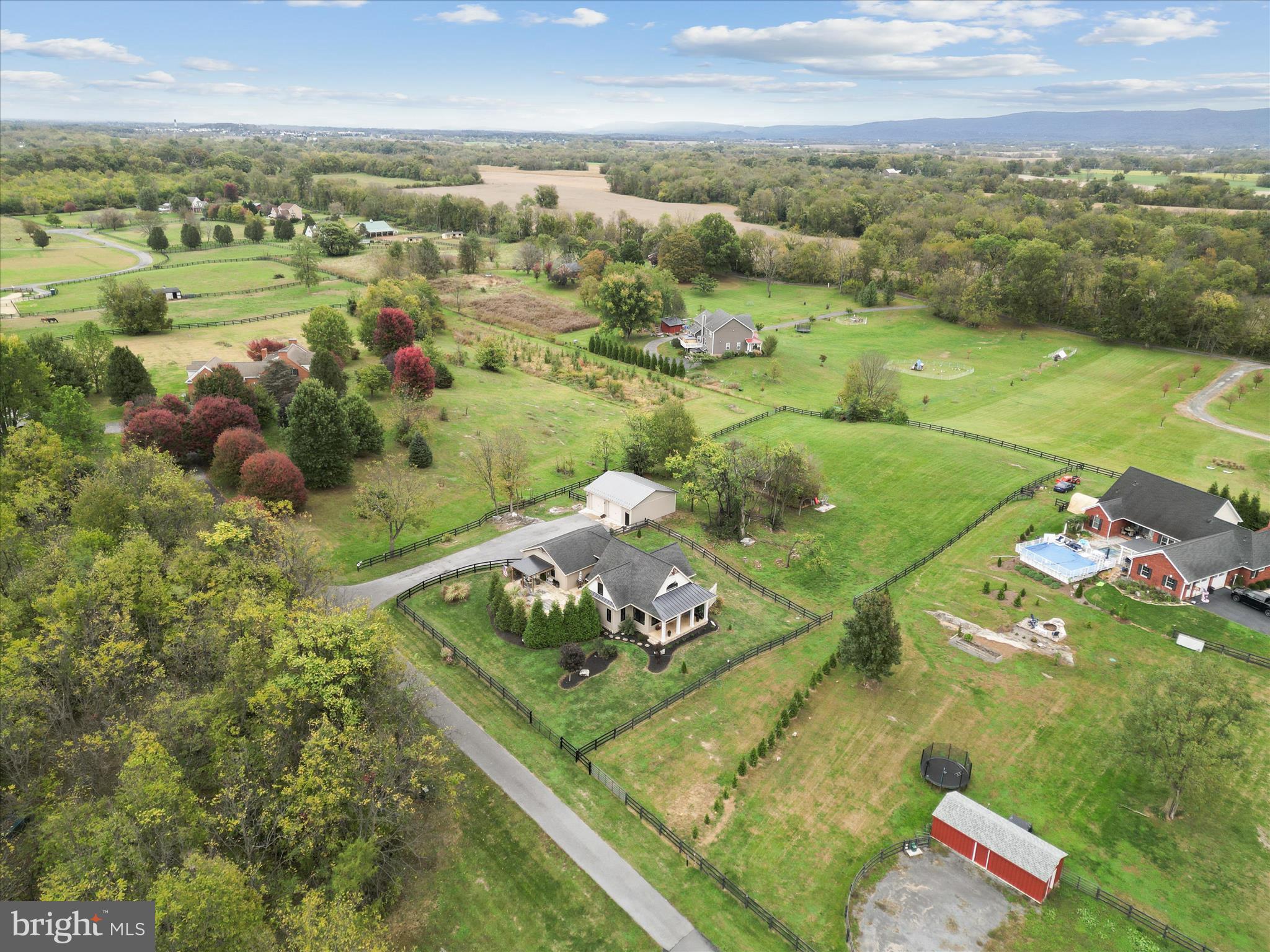 122 HERITAGE KNOLL LANE