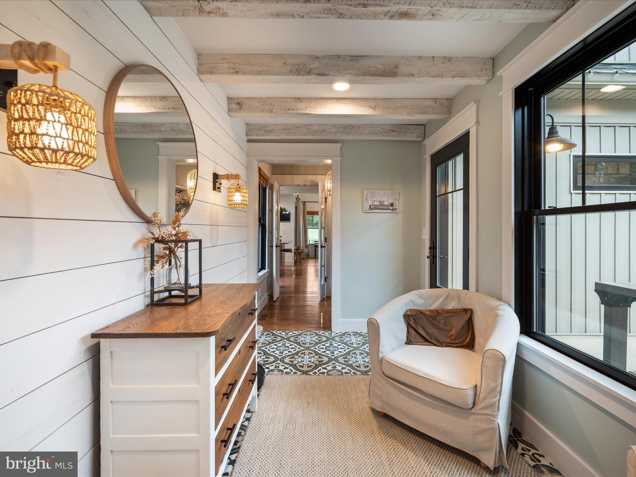 122 HERITAGE KNOLL LANE