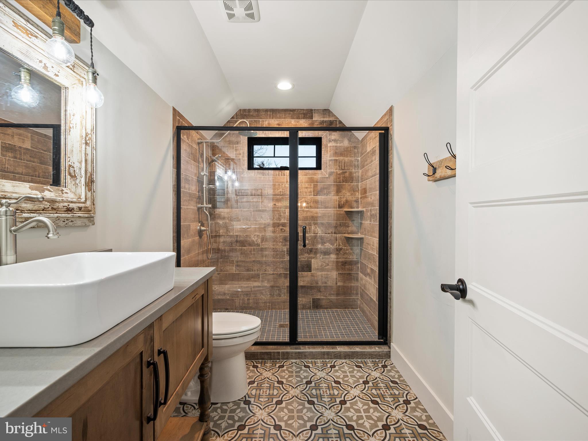 122 HERITAGE KNOLL LANE