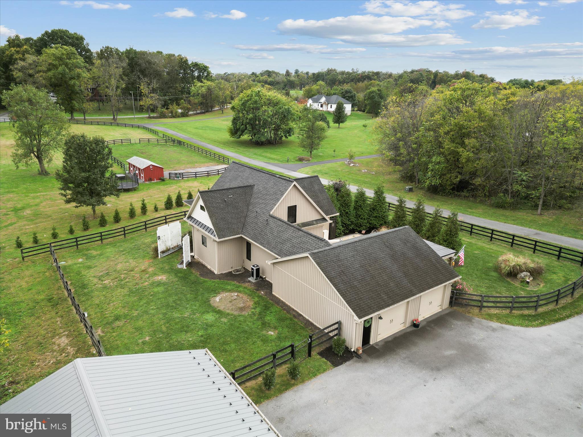 122 HERITAGE KNOLL LANE