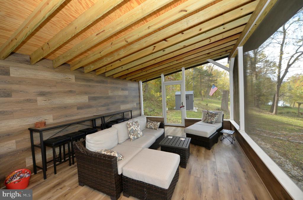 1 RIVER FOREST LA