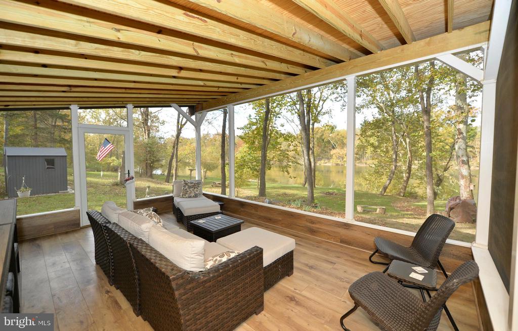1 RIVER FOREST LA