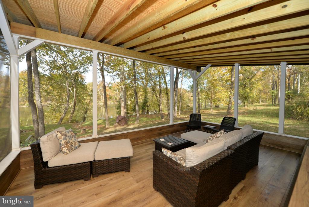 1 RIVER FOREST LA